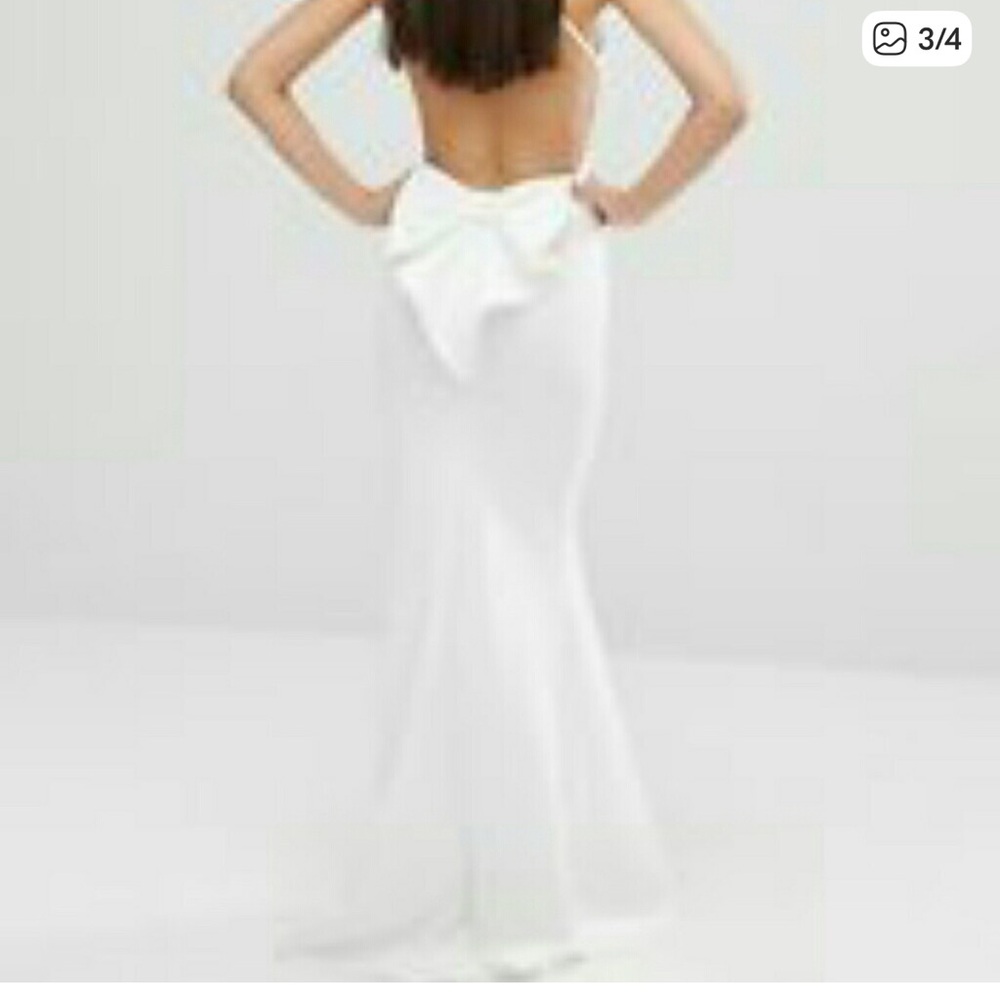 NWT CITY GODDESS Ivory Maxi Dress Bow Detail in Back/Back Out Sz S
